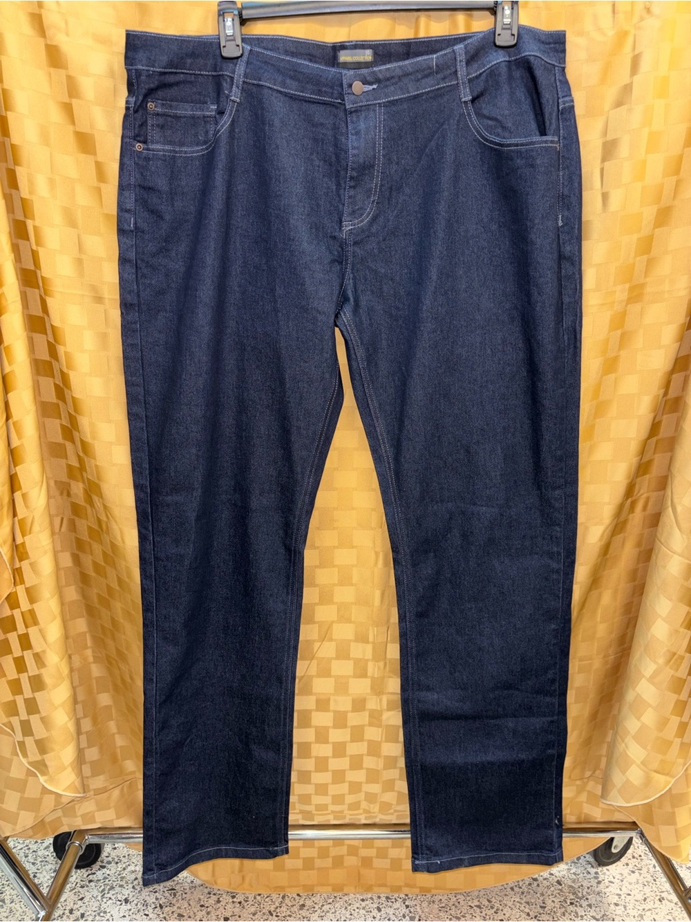 Straight-Leg Men's Jeans in Deep Indigo